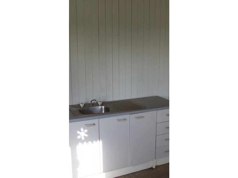 1 FREDERICK STREET, Biggenden QLD 4621