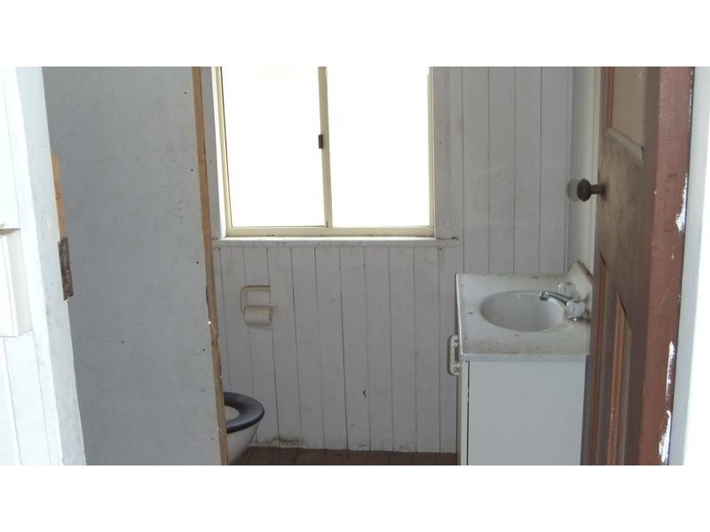 1 FREDERICK STREET, Biggenden QLD 4621