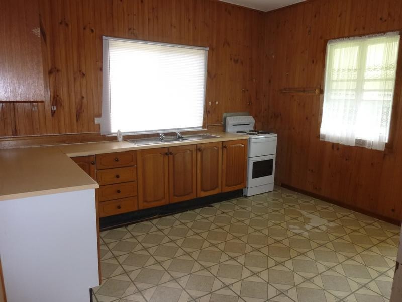 7 ELIZABETH STREET, Childers QLD 4660