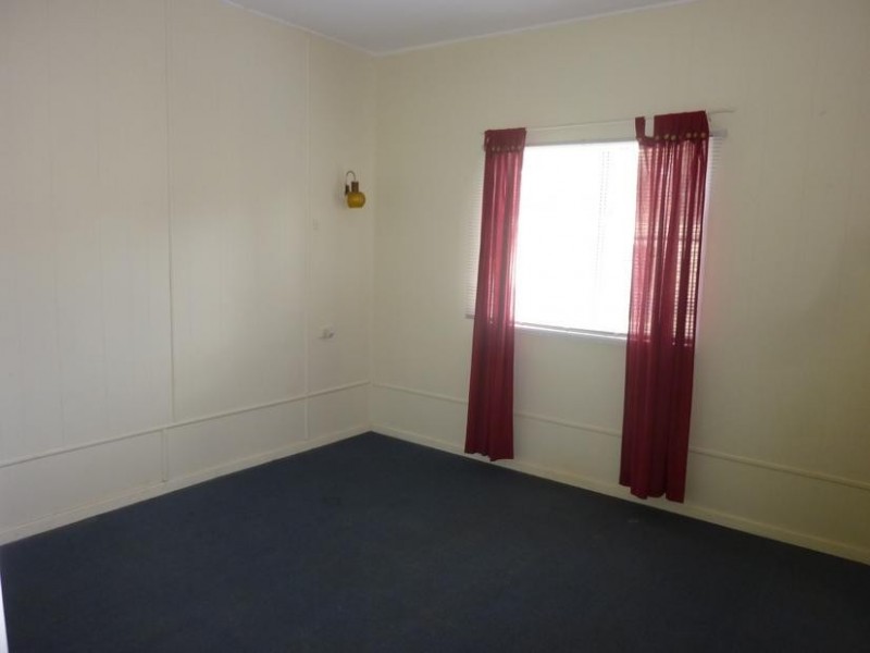 7 ELIZABETH STREET, Childers QLD 4660