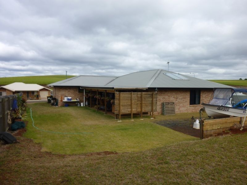 26 Pioneer Avenue, Childers QLD 4660