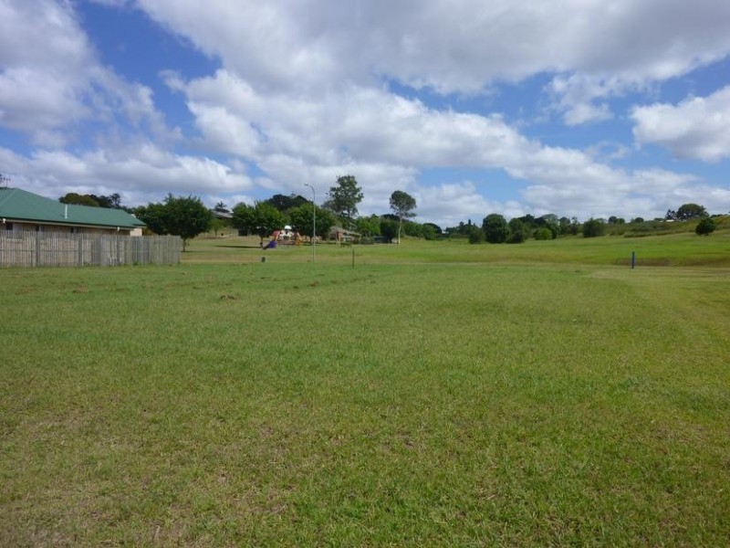 17 PIONEER AVENUE, Childers QLD 4660