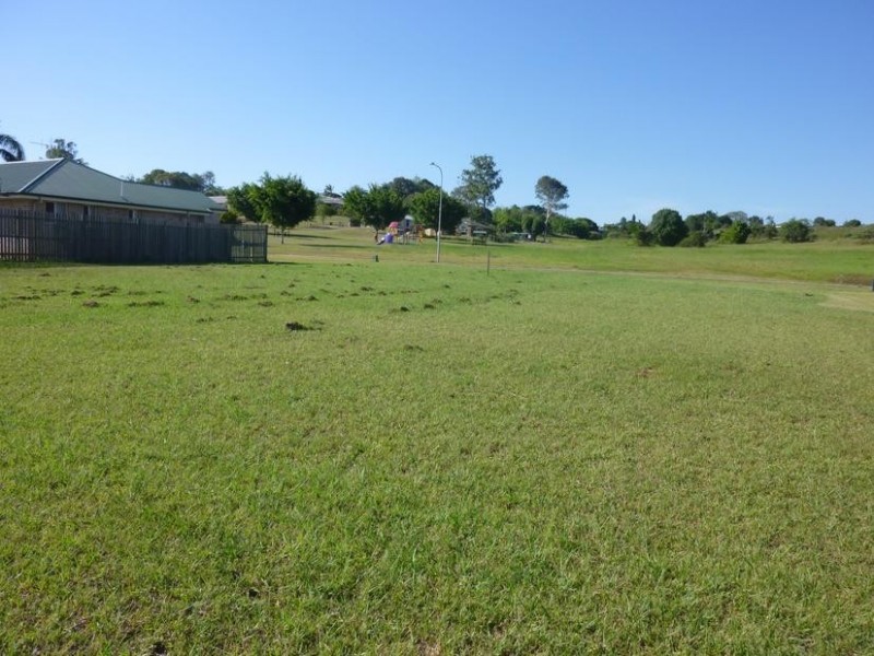 17 PIONEER AVENUE, Childers QLD 4660