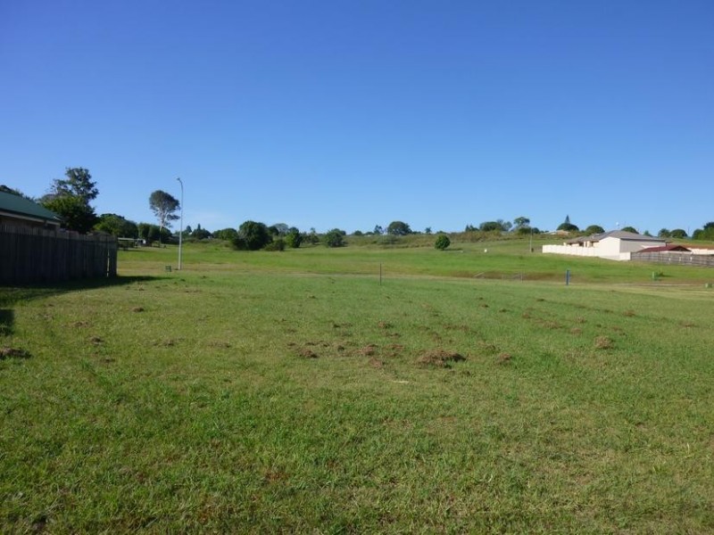17 PIONEER AVENUE, Childers QLD 4660