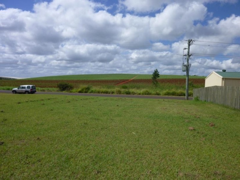 17 PIONEER AVENUE, Childers QLD 4660