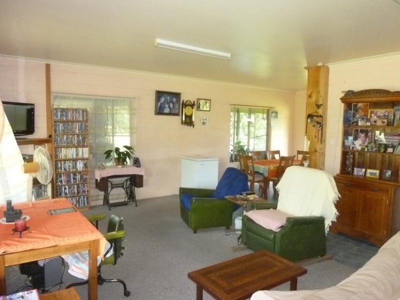 128 WOOWOONGA HALL ROAD, Woowoonga QLD 4621