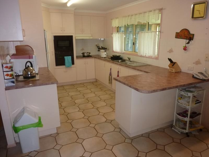 128 Thompson Road, Childers QLD 4660
