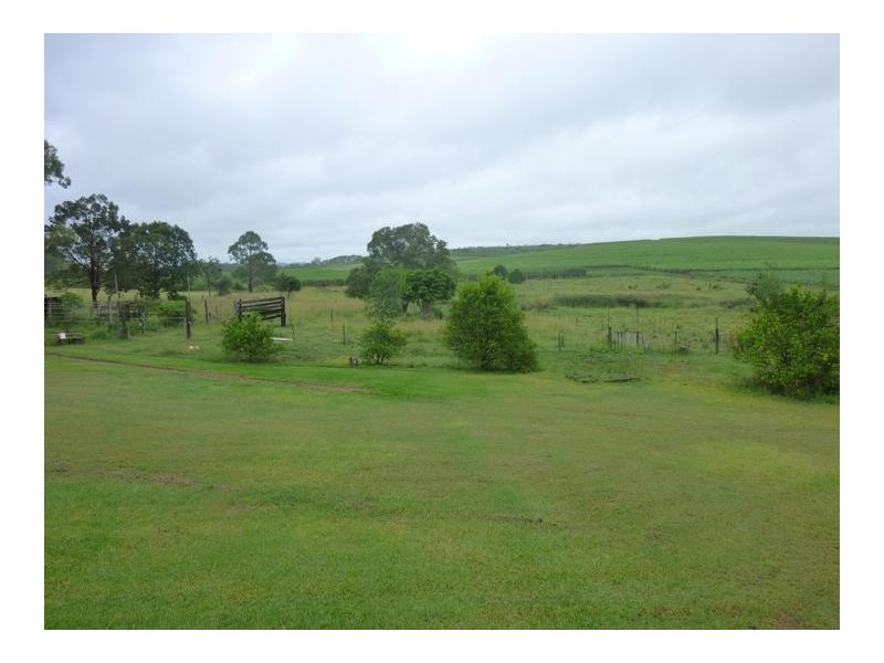 128 Thompson Road, Childers QLD 4660