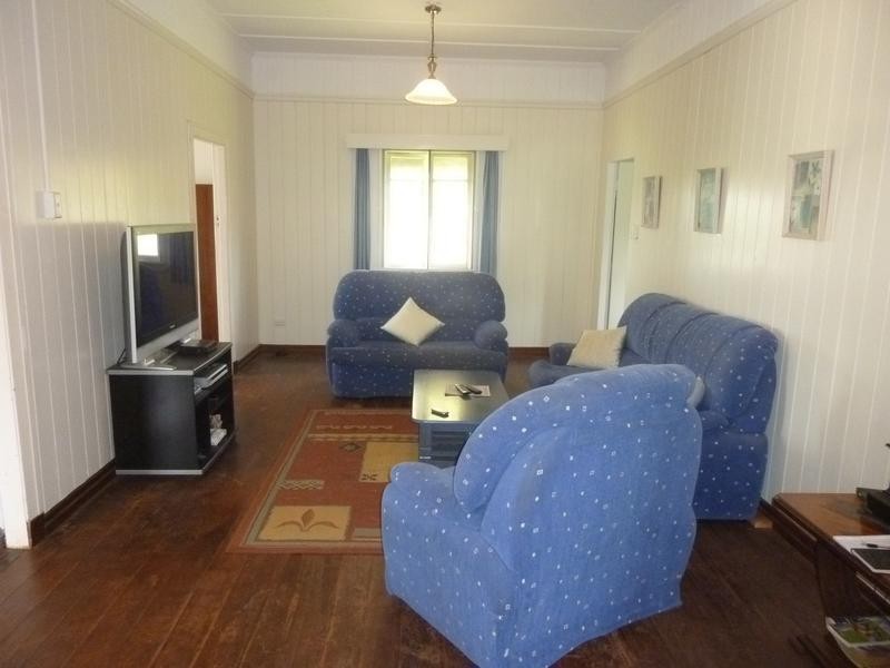 7 THOMPSON ROAD, Childers QLD 4660