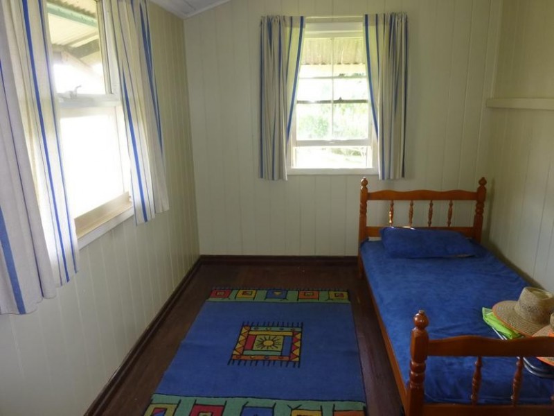 7 THOMPSON ROAD, Childers QLD 4660