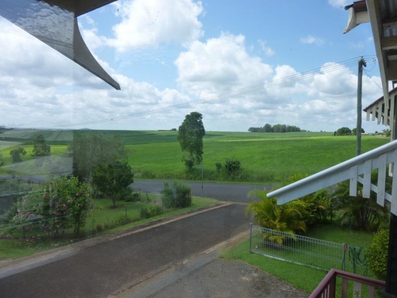 7 THOMPSON ROAD, Childers QLD 4660
