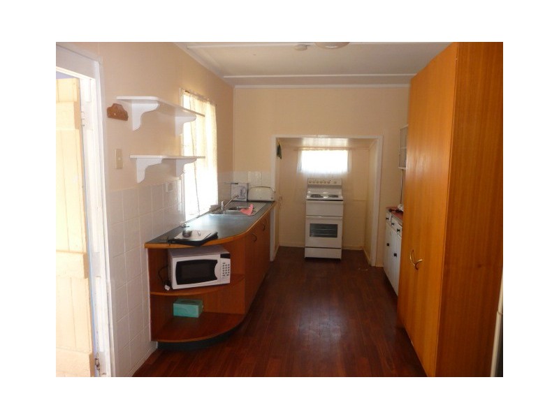 2 Queen Street, Childers QLD 4660