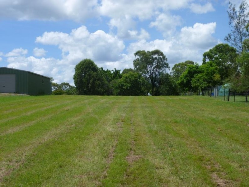 11 Queen Street, Dallarnil QLD 4621