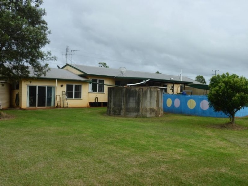 1 MAIN STREET, Coalstoun Lakes QLD 4621