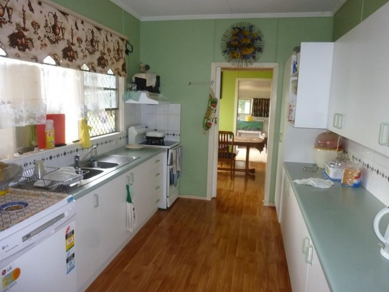 1 MAIN STREET, Coalstoun Lakes QLD 4621