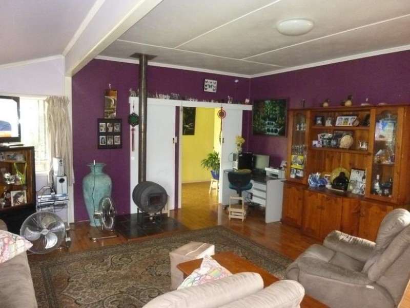 1 MAIN STREET, Coalstoun Lakes QLD 4621