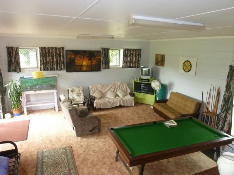 1 MAIN STREET, Coalstoun Lakes QLD 4621