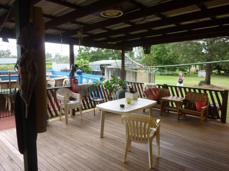 1 MAIN STREET, Coalstoun Lakes QLD 4621
