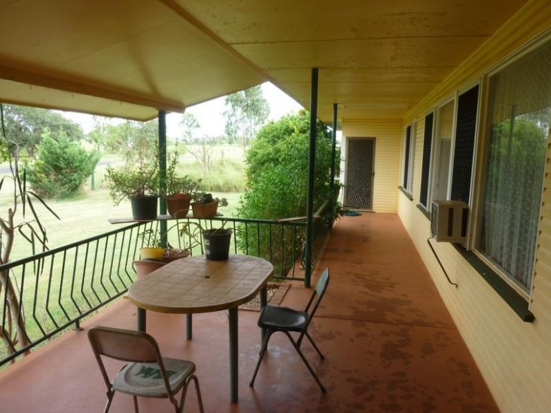 1 MAIN STREET, Coalstoun Lakes QLD 4621