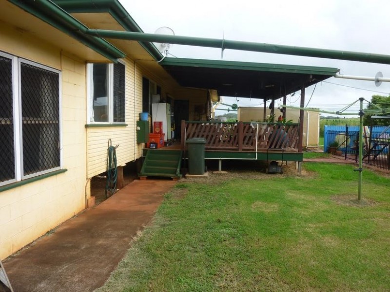 1 MAIN STREET, Coalstoun Lakes QLD 4621