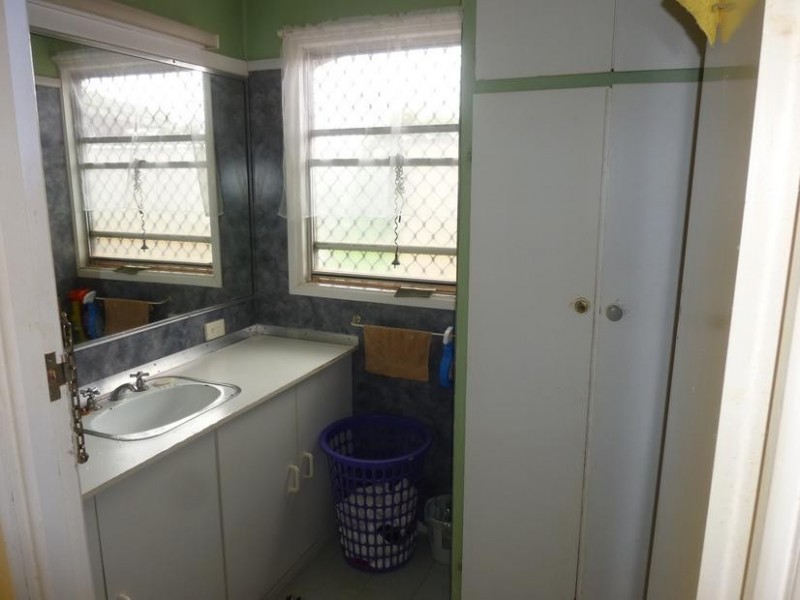 1 MAIN STREET, Coalstoun Lakes QLD 4621