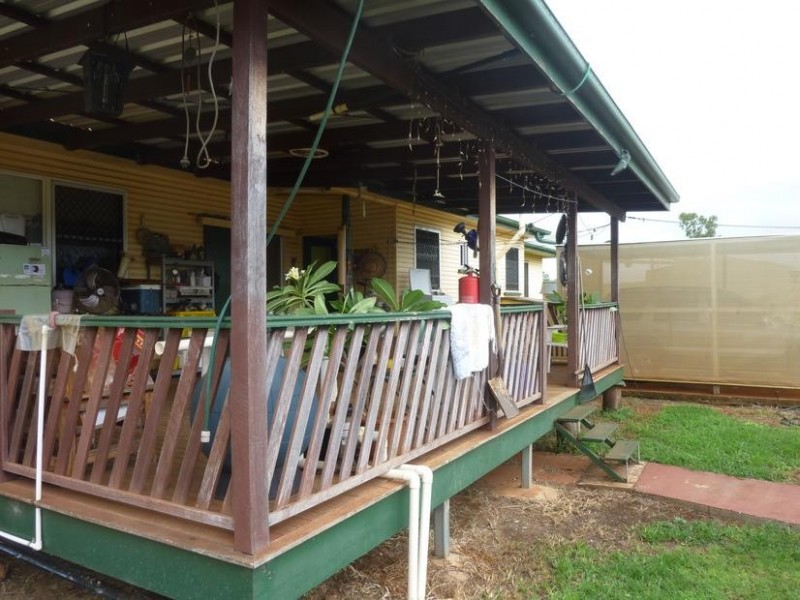 1 MAIN STREET, Coalstoun Lakes QLD 4621