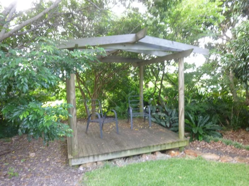8 OAKES STREET, Childers QLD 4660