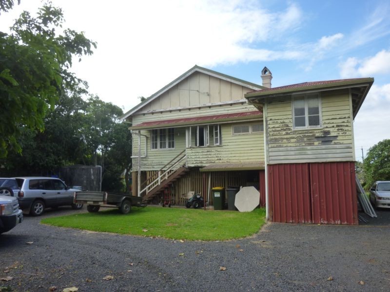 8 OAKES STREET, Childers QLD 4660