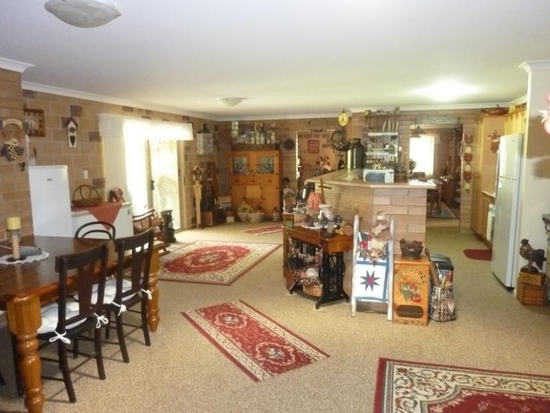 8 Whites Road, Horton QLD 4660