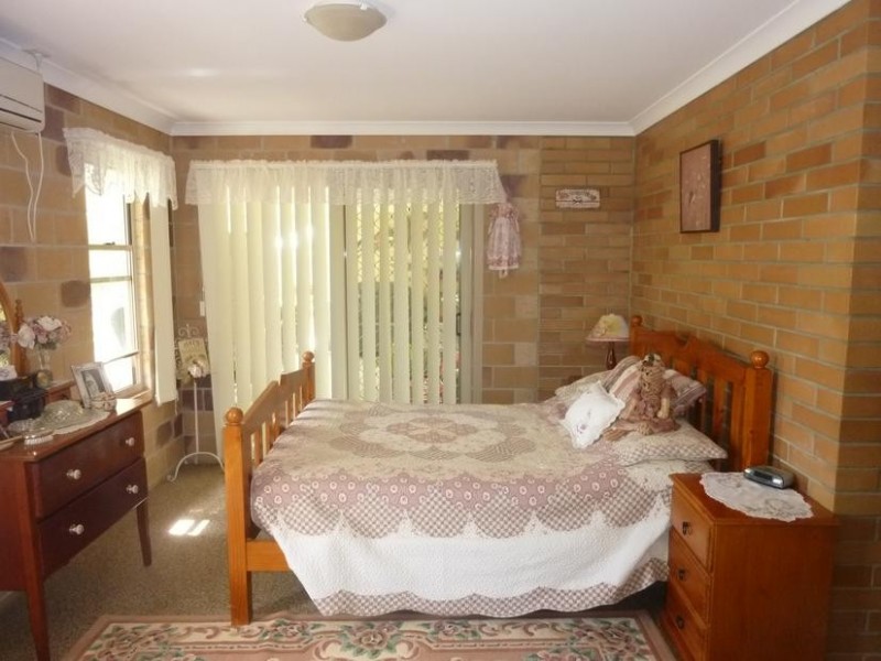 8 Whites Road, Horton QLD 4660