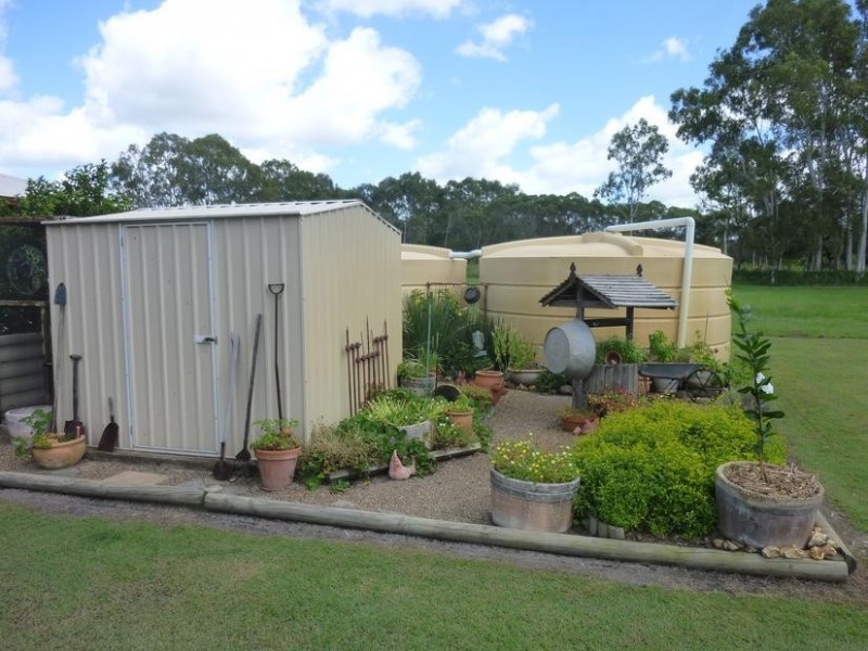 8 Whites Road, Horton QLD 4660