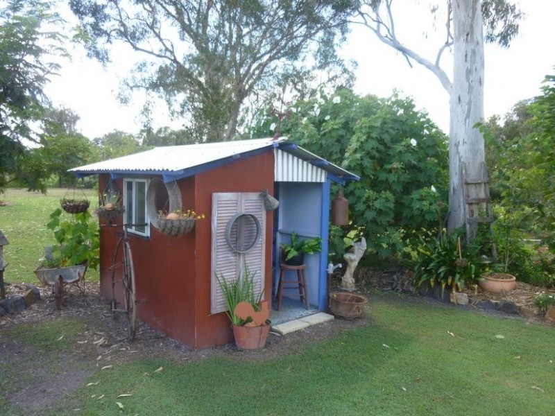 8 Whites Road, Horton QLD 4660