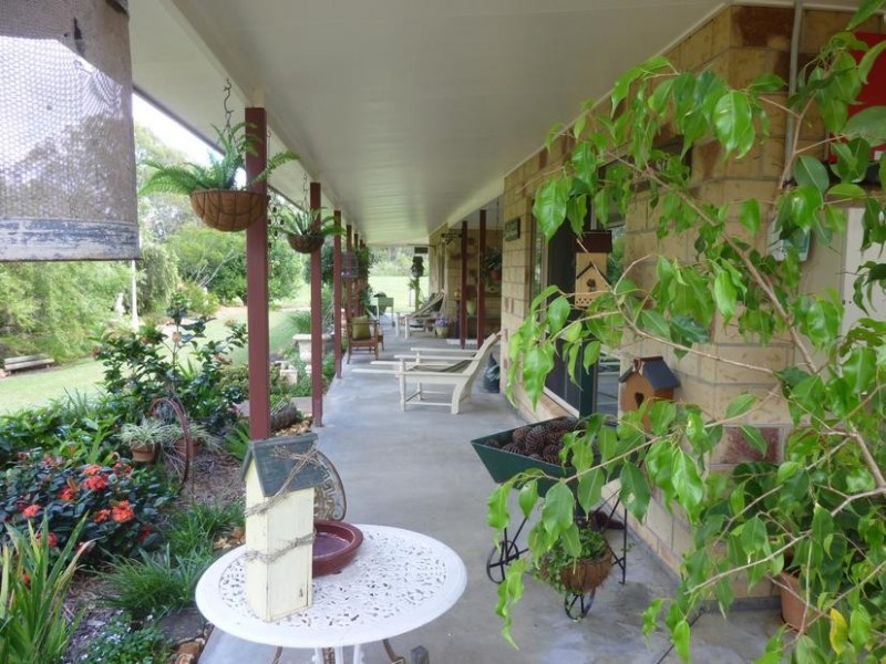 8 Whites Road, Horton QLD 4660