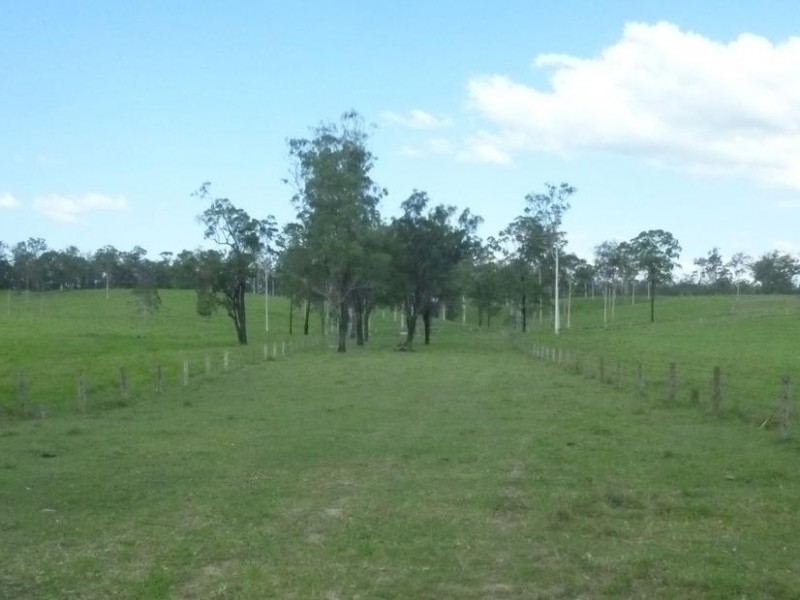 105 Railway Road,, Booyal QLD 4671