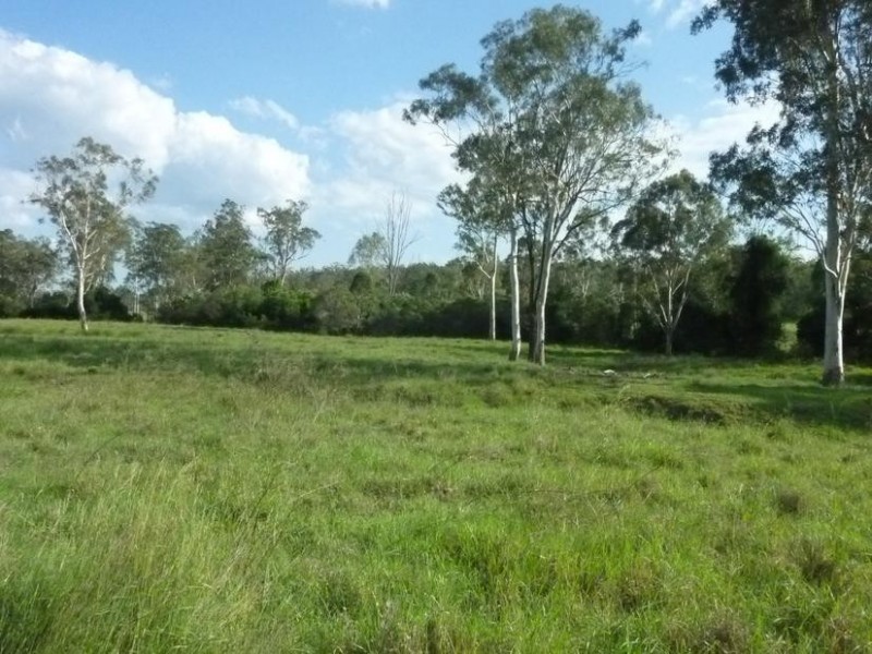 105 Railway Road,, Booyal QLD 4671