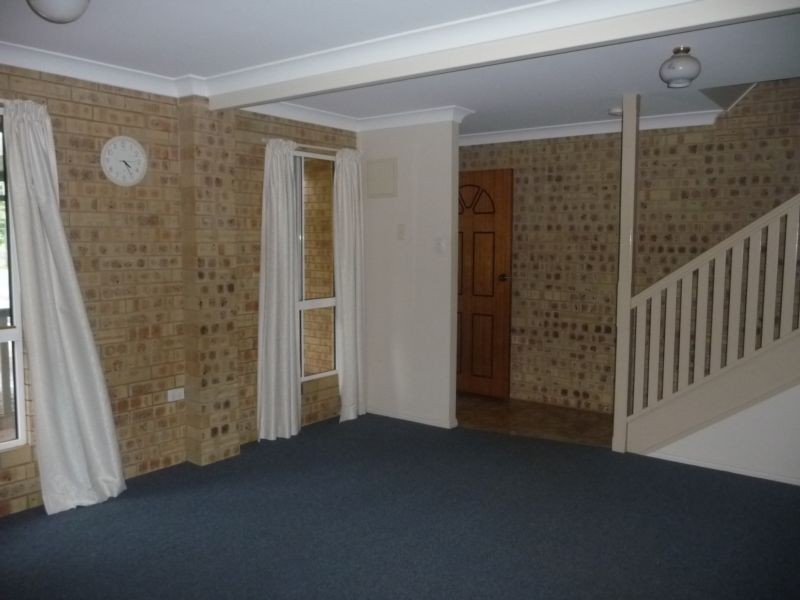 3/2 Mungomery Street, Childers QLD 4660