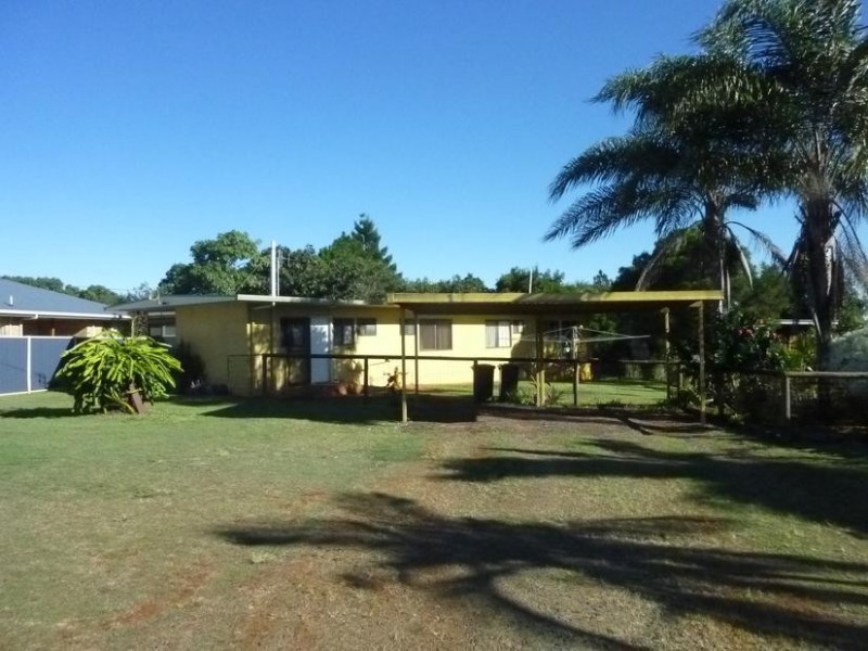 4 KEELEY STREET, Childers QLD 4660