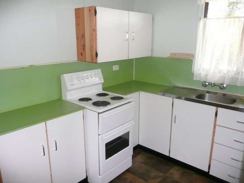 4 KEELEY STREET, Childers QLD 4660