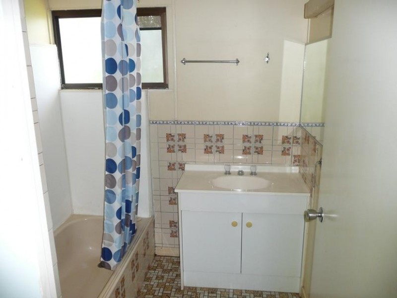 4 KEELEY STREET, Childers QLD 4660