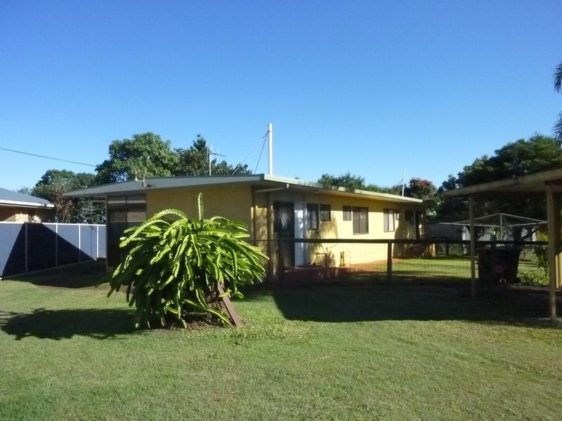 4 KEELEY STREET, Childers QLD 4660