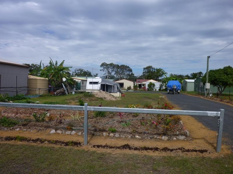 19 HULL STREET, Buxton QLD 4660