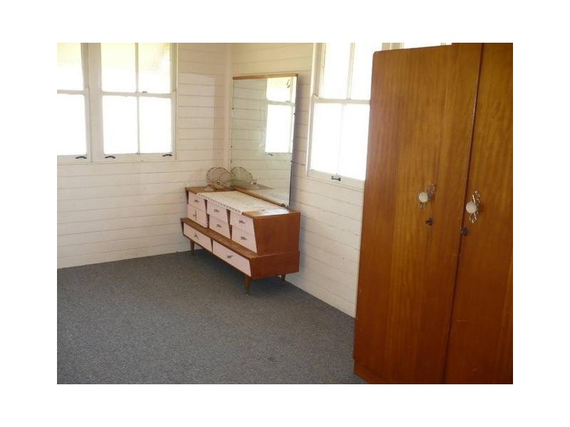 37 Macrossan, Childers QLD 4660