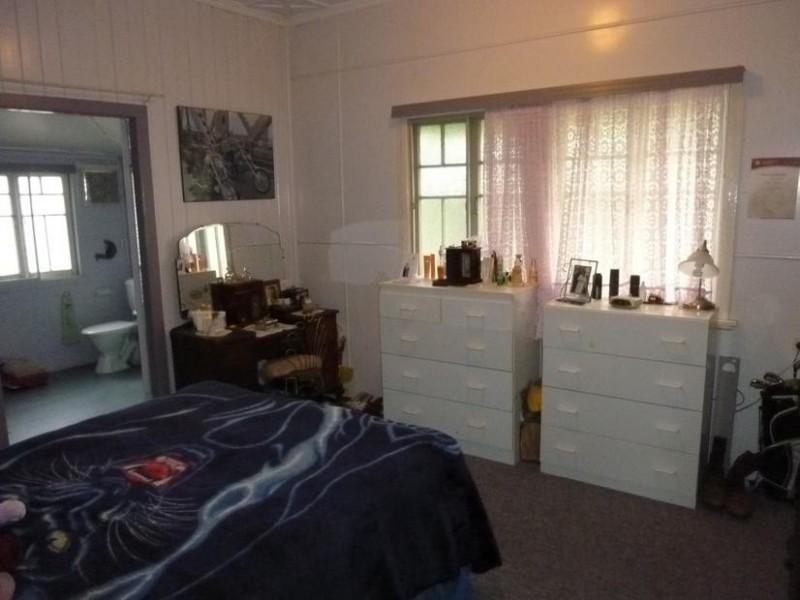 11 GEORGE STREET, Biggenden QLD 4621
