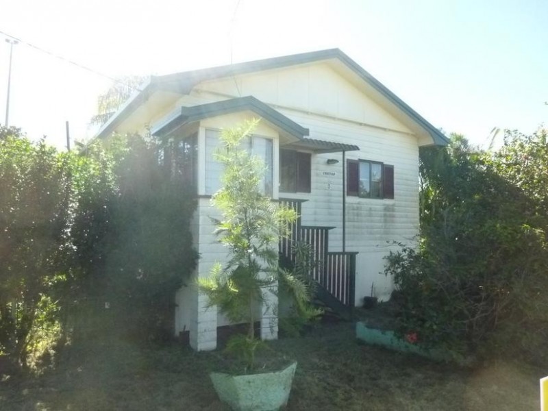 5 PIZZEY STREET, Childers QLD 4660