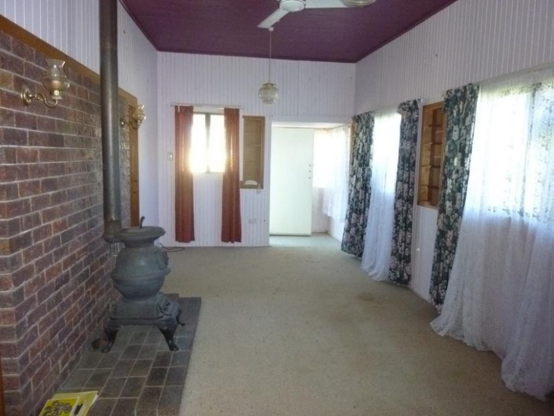 5 PIZZEY STREET, Childers QLD 4660