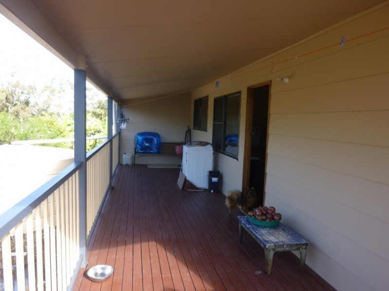 8 ANDERSEN STREET, Dallarnil QLD 4621