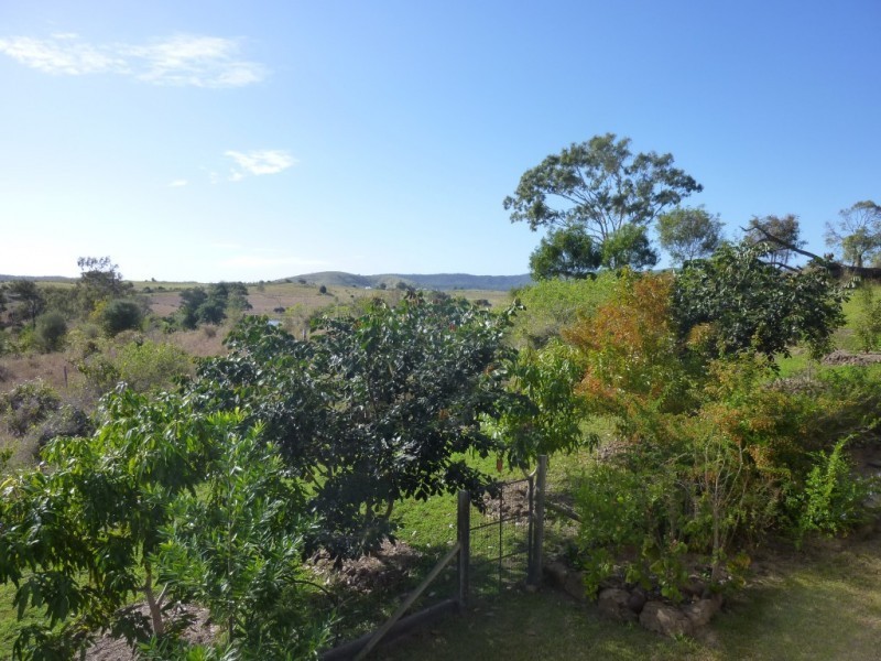 8 ANDERSEN STREET, Dallarnil QLD 4621