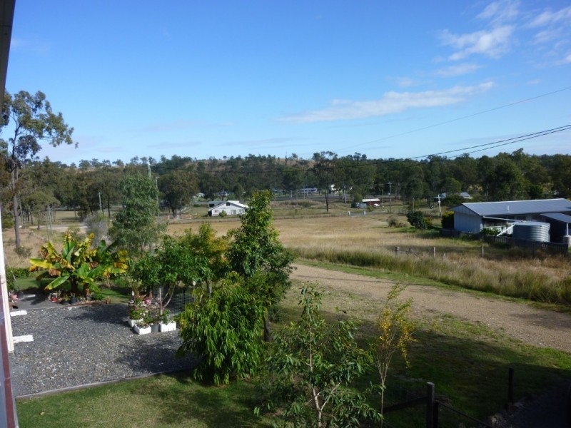 8 ANDERSEN STREET, Dallarnil QLD 4621