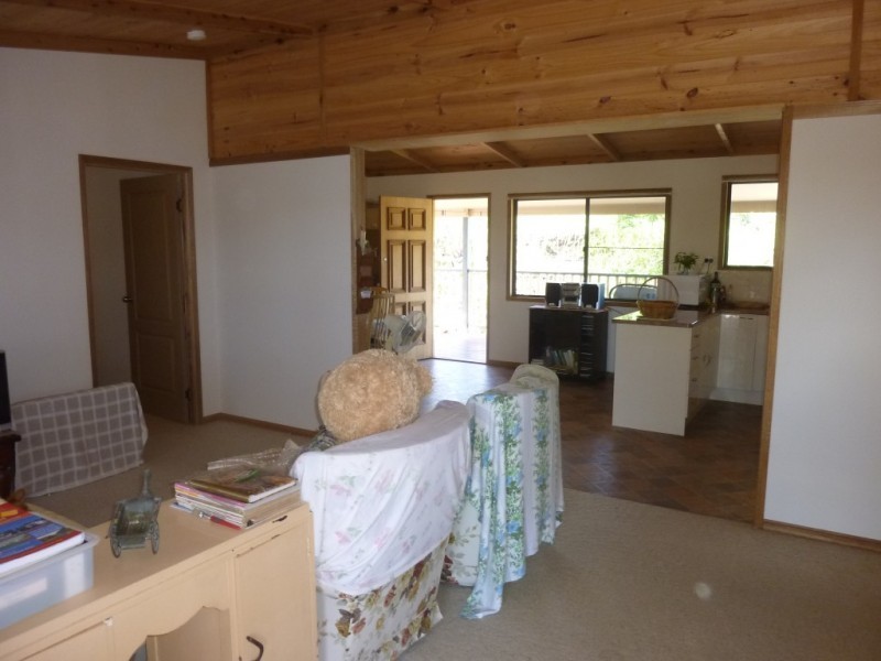 8 ANDERSEN STREET, Dallarnil QLD 4621