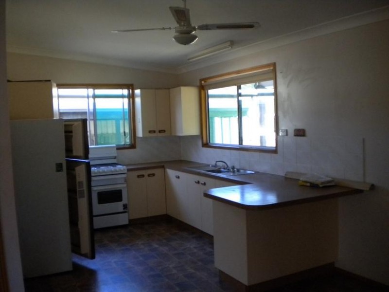 12 Main Street, Dallarnil QLD 4621